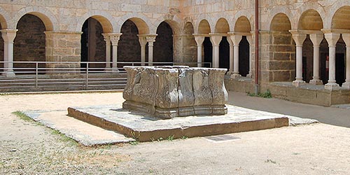  informacion turismo conventos historia cataluña precio visita cultural monasterio catalan 