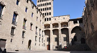 places à proximité plaça sant jaume barcelone musée histoire