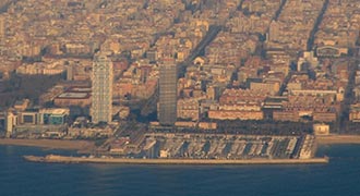 puertos deportivos cerca playa somorrostro paseo maritimo barcelona 