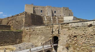 meilleurs châteaux pres eglise romane agramunt chateau lerida