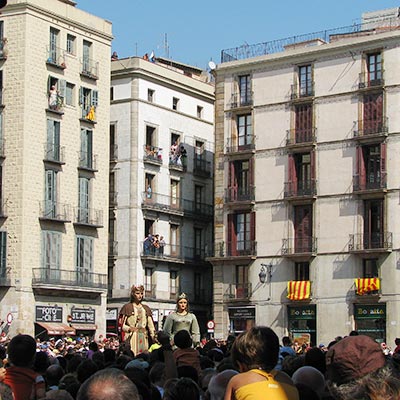 informacion turismo barcelona plazas famosas capital catalana