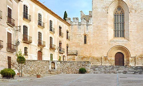  guia allotjament dependències monestirs catalunya reservar edifici monàstic convent català 