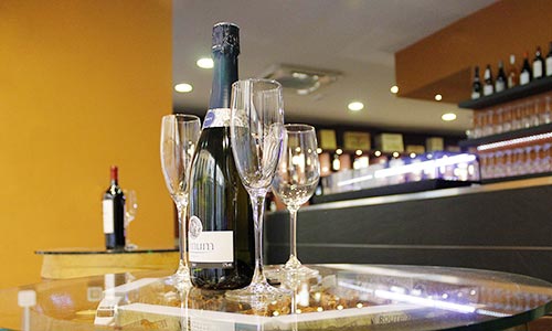  guide bars vins centre barcelone visite bar moderne monvinic boutique 