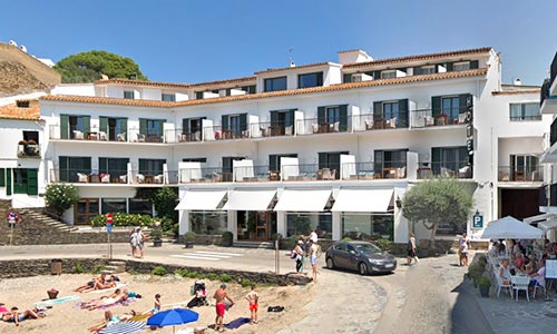 find accommodation municipality cadaques where to stay costa brava 
