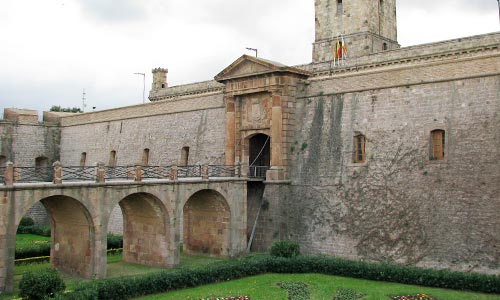 visiter châteaux plus beaux barcelone guide chateau montjuic 