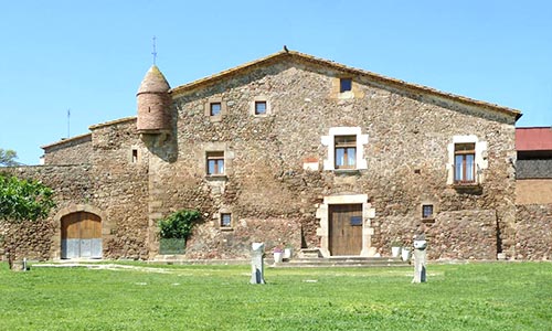  accommodation fortified farmhouses baix emporda information rural cottage mas soles parlava 