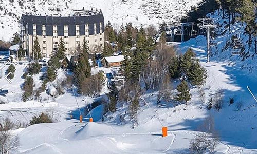  hébergement station de ski espot aiguestortes hotel or blanc telesiege la roca