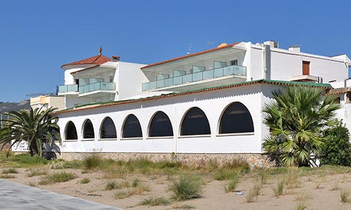  guide hotels acces plage lluminetes reserver hôtel playafels restaurant embarcadero 