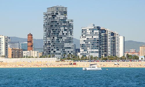 informacio allotjament platges catalunya troba hotel primera linia platja capital catalana