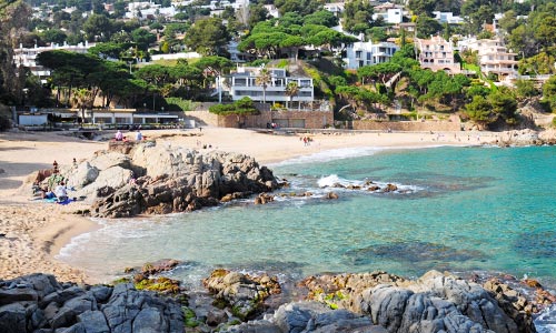 guia completa hotels vistes platja costa girona reservar hotel davant mar catalunya 