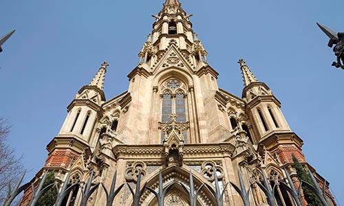  informacio esglesies estil neogotic Catalunya basilica Sant Francesc Sales 
