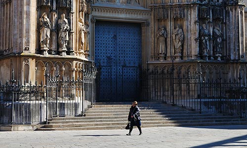 informacion iglesias antiguas Cataluña encuentra iglesia monumental cerca Barcelona