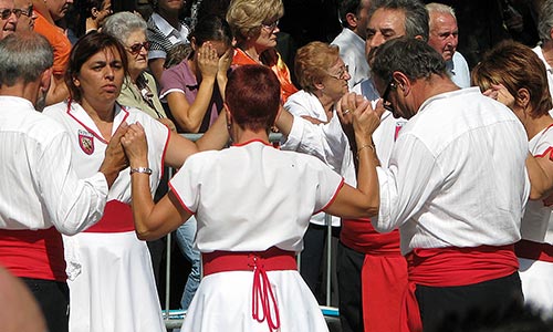 mejores ejemplos danzas popular espopular catalanes