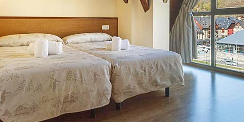  accommodation apartaments studios pcatalan yrenees prices aparthotel la vall blanca viella 