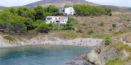 where to stay village cadaques deals accommodation 