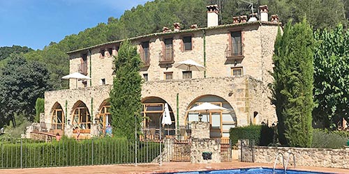  guide farmhouse accommodation alt emporda info rural cottage can mas albanya muga valley