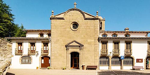  lista alojamientos religiosos catalanes garrotxa reservar hotel santuario fuente salud pallerols gerona 