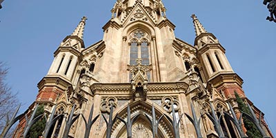  guide Victorian Gothic monuments Catalunya church Sant Francesc Sales Barcelona 