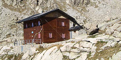  guide refuges parc Aiguestortes info refuge Colomina 