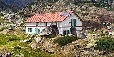  decouvrez refuges catalans info refuge lac certascan pyrenees 