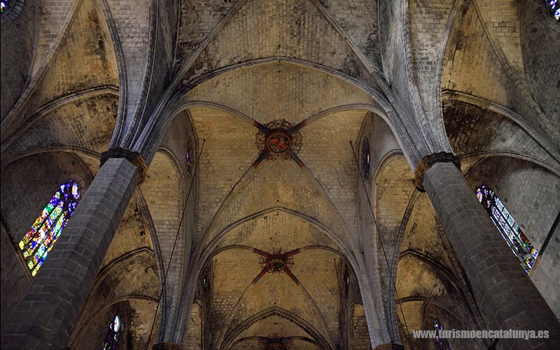 guide visite interieur basilique Santa Maria Mar voutes