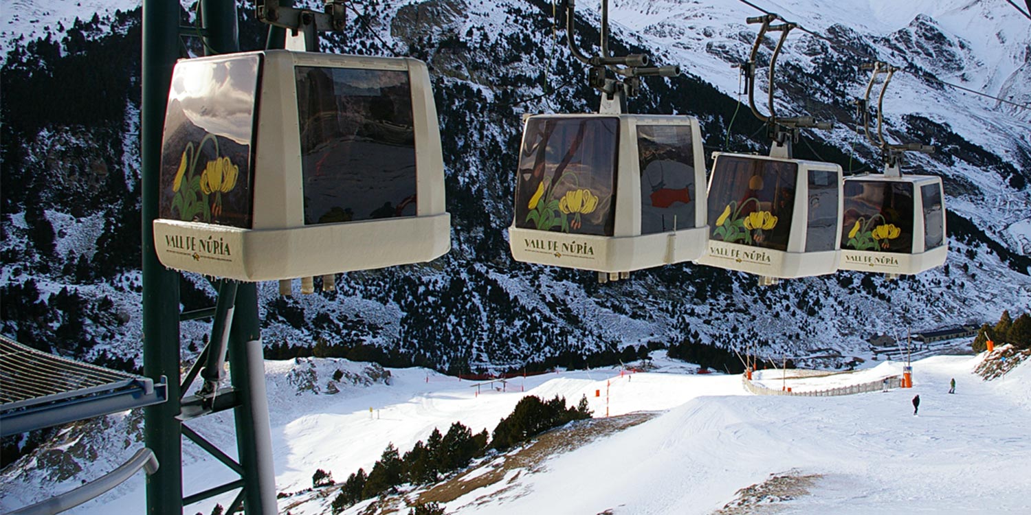 ski resort slopes vall nuria photo cable car coma clot
