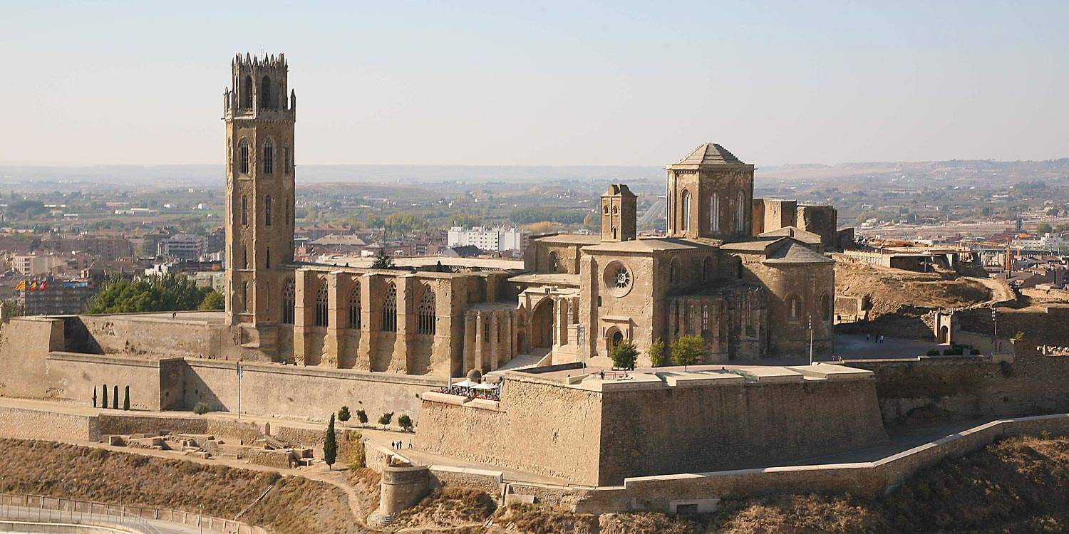 descubre antigua catedral Lerida consagrada Santa María Seo Lleida 