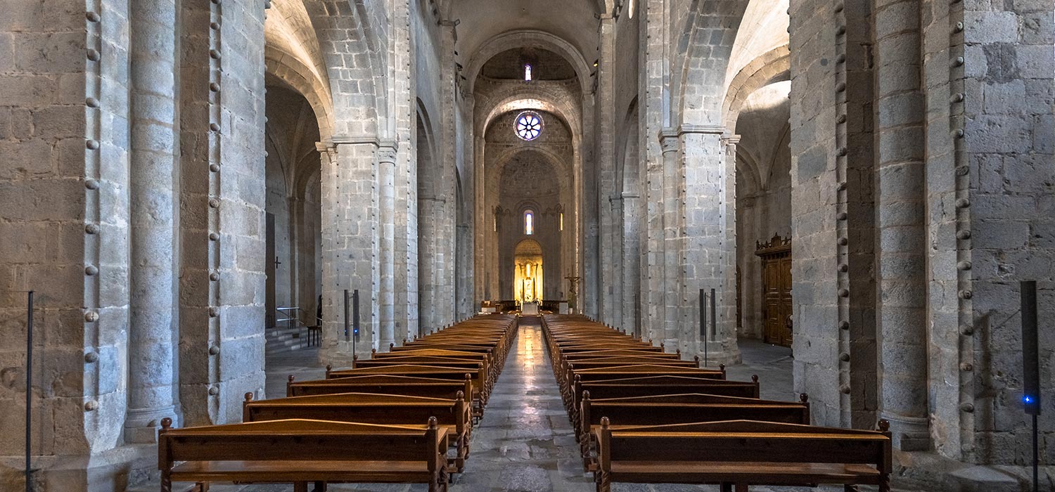 descubre catedral romanica consagrada Santa Maria poblacion Seo de Urgel 