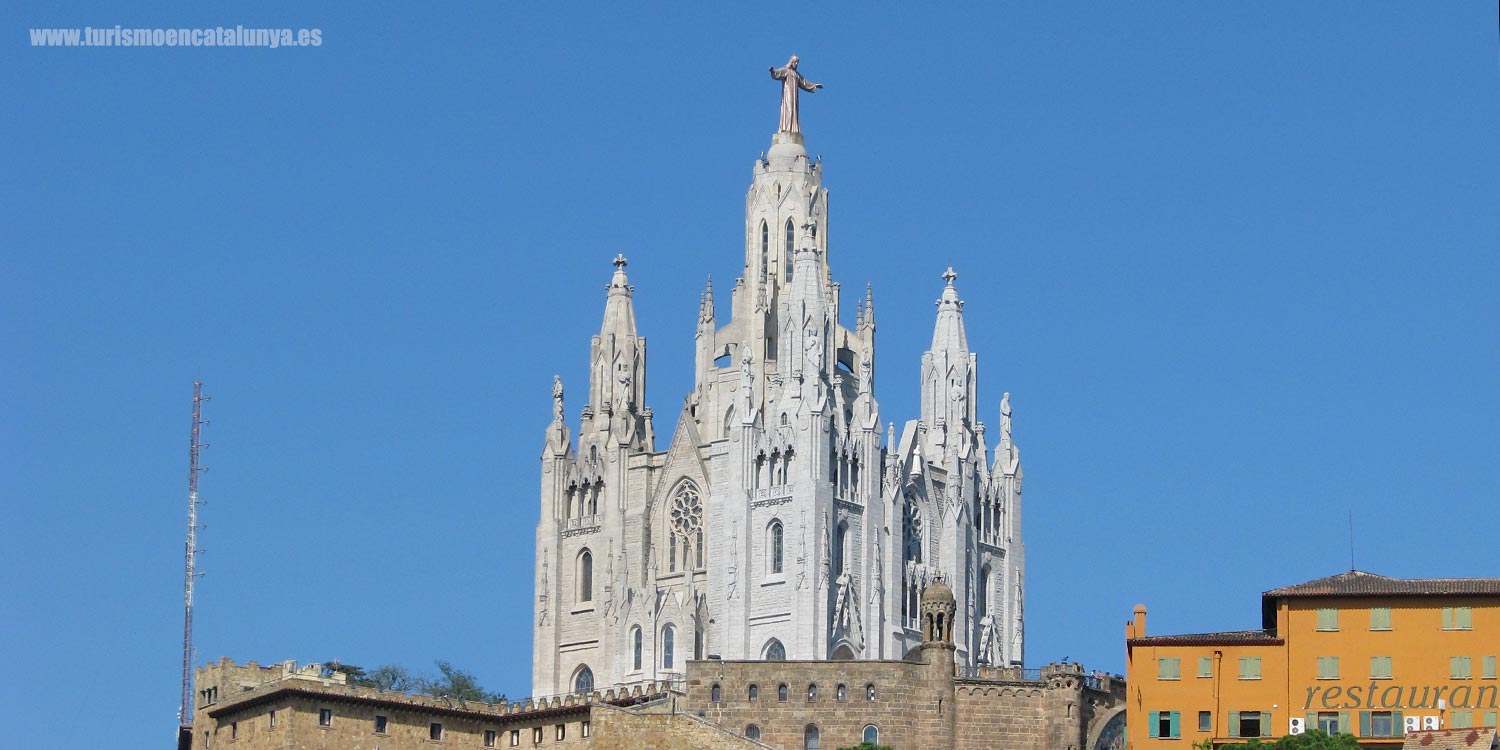eglise neo gothique Sacre Coeur Tibidabo Barcelone
