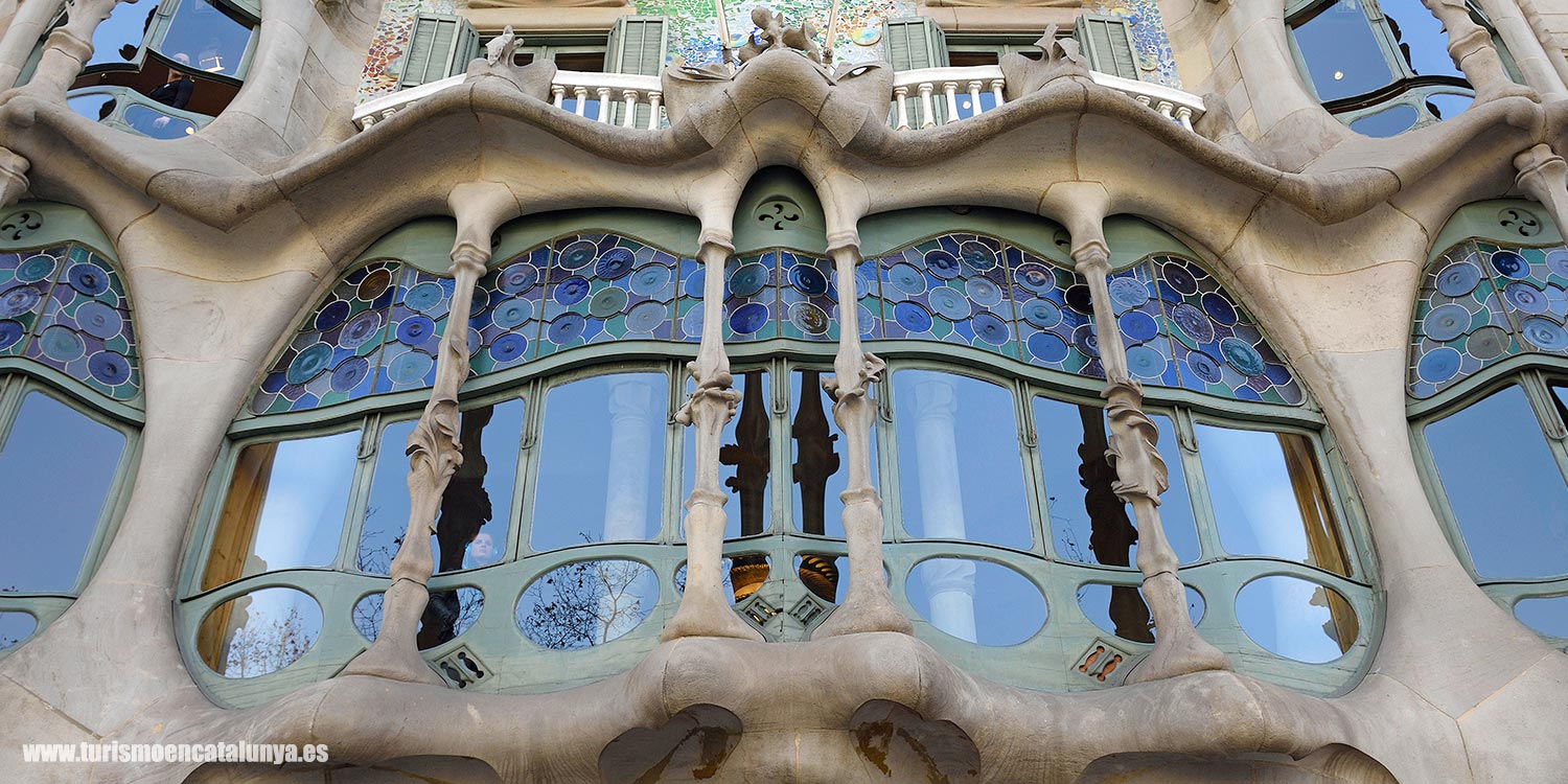 casa batllo œuvre architecture moderniste gaudi ilot discorde barcelone