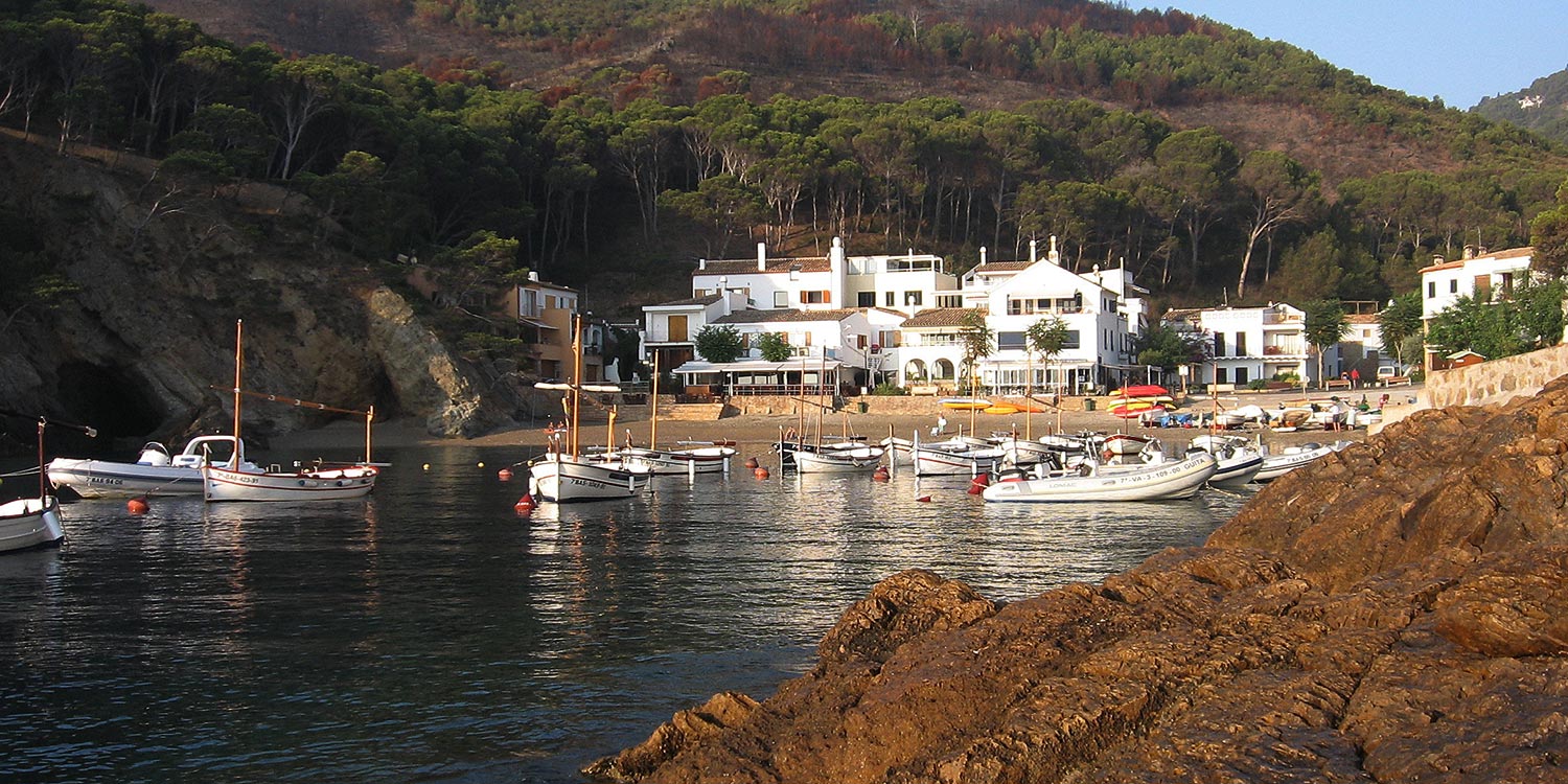 découvrir plage sa tuna costa brava begur criques 