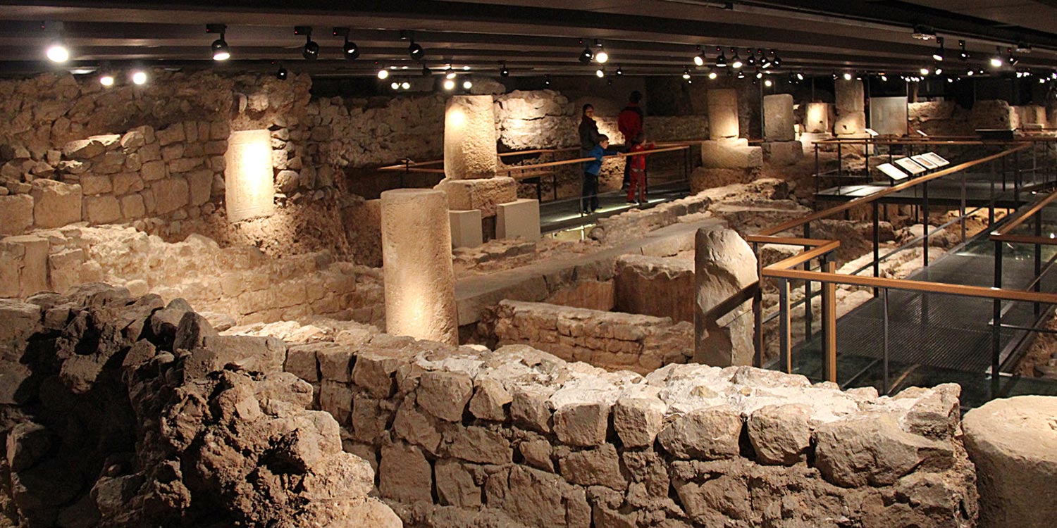 salle musée histoire barcelone vestiges romains