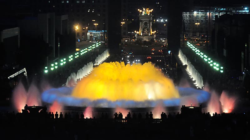  Tourist information about the Magic Fountain of Barcelona, located in the mountain of Montjuic 