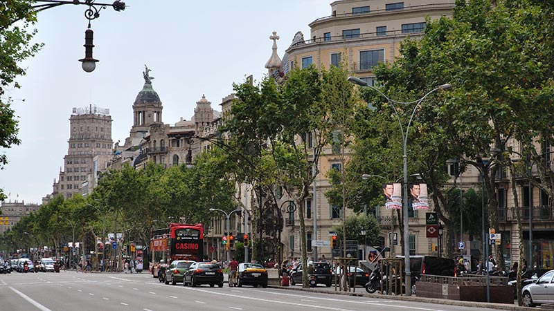 Informations touristiques avenue barcelonaise Promenade Gracia meilleurs endroits faire shopping Barcelone 