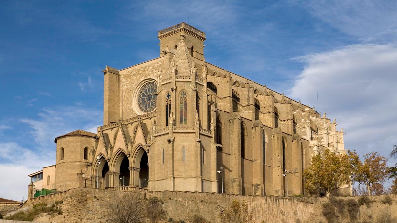  Tourist information about the Basilica of Santa Maria de la Aurora. La Seu de Manresa.