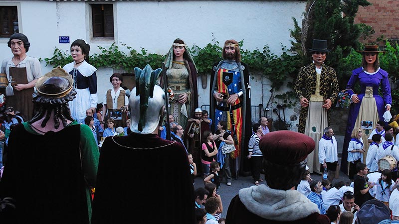  The popular tradition of giants and big heads. The giants parades of Catalonia