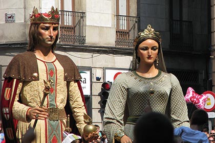  Les meilleures coutumes folkloriques catalanes. La tradition populaire des géants et des Grosses Têtes.