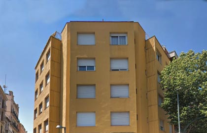 Book a room in cheap hotels in Gerona. Guide to the most economic hotels in the capital of Girona province. Hotel Margarit Girona.